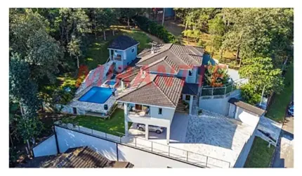 Sobrado de 380m² com 3 quartos em Serra Da Cantareira