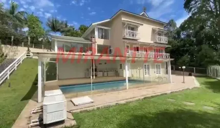 Sobrado de 700m² com 4 quartos em Serra Da Cantareira