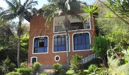 Sobrado de 3500m² com 5 quartos em Serra Da Cantareira