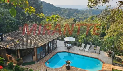 Cond. fechado de 48.5m² com 5 quartos em Roseira