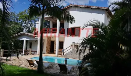 Cond. fechado de 430m² com 3 quartos em Serra da Cantareira