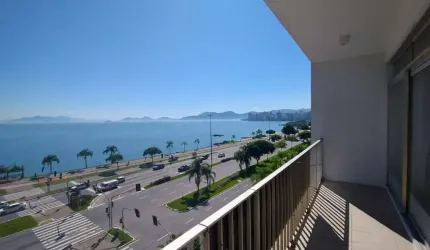 Apartamento de 3 Dorm, sendo 1 Suite na Beira Mar