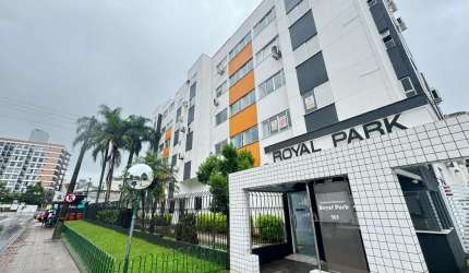 Apartamento de 2 dormitórios na Carvoeira