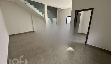 Casa à venda em Córrego Grande com 142 m², 3 quart