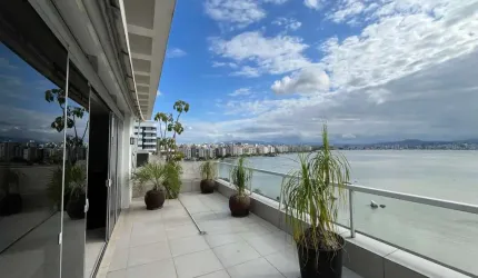 Cobertura em Florianópolis frente mar - Beira Mar