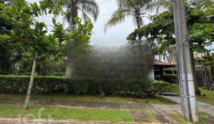 Casa à venda em Jurere Oeste com 450 m², 1 quarto