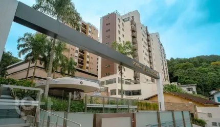 Apartamento à venda em Itacorubi com 107 m², 4 qua
