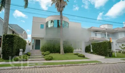 Casa à venda em Jurere Oeste com 450 m², 4 quartos