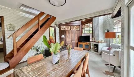 Casa à venda em Lagoa da Conceição com 160 m², 4 q