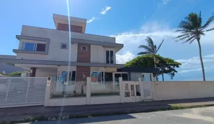 Casa com 3 suítes à venda no Jardim Atlântico