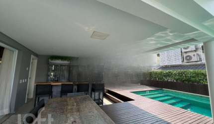 Casa à venda em Itacorubi com 580 m², 4 quartos, 2