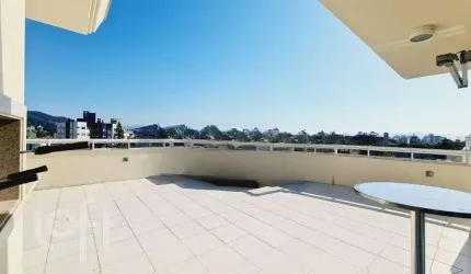 Apartamento à venda em Itacorubi com 227 m², 3 qua