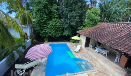 Casa à venda em Agronômica com 163 m², 3 quartos,