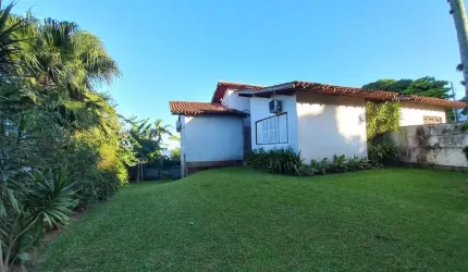 Casa de 4 dormitórios à venda em Ponta de Baixo