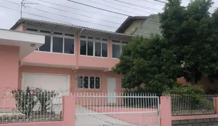 Casa de 4 dormitórios à venda em Ponta de Baixo