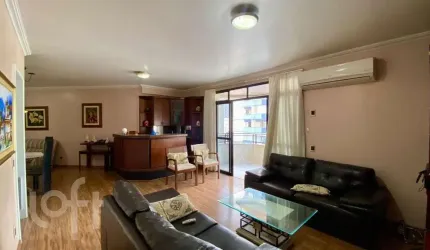 Apartamento à venda em Centro com 135 m², 3 quarto