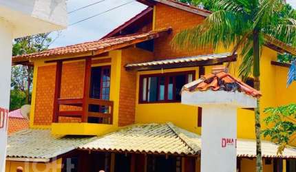 Casa à venda em Caiacanga com 257 m², 7 quartos