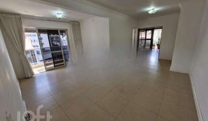 Apartamento à venda em Coqueiros com 251 m², 3 qua