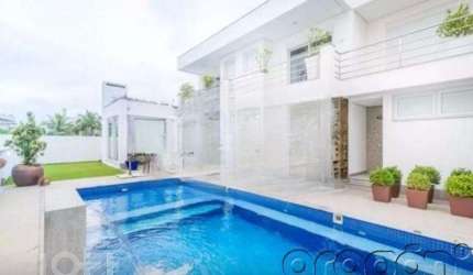 Casa à venda em Jurere Oeste com 360 m², 4 quartos
