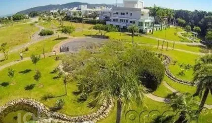 Casa à venda em Jurere Oeste com 420 m², 6 quartos
