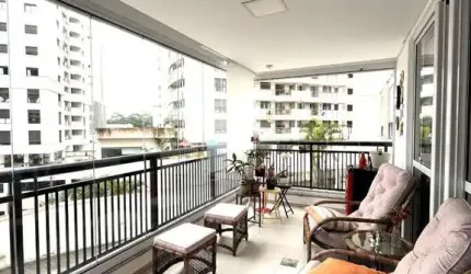 Apartamento à venda em Itacorubi com 170 m², 4 qua