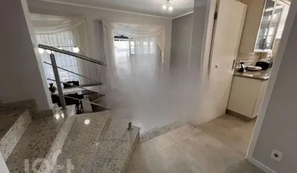 Casa à venda em Agronômica com 254 m², 4 quartos,