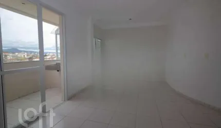 Apartamento à venda em Coloninha com 97 m², 3 quar