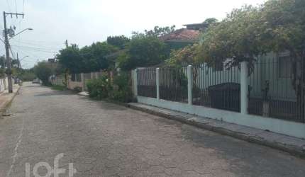 Casa à venda em Carianos com 60 m², 1 quarto