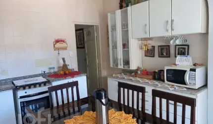 Casa à venda em Coqueiros com 162 m², 3 quartos, 1
