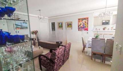 Apartamento à venda em Estreito com 137 m², 3 quar
