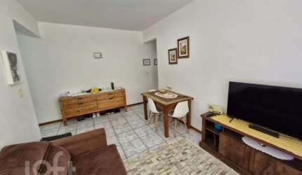 Apartamento à venda em Centro com 76 m², 2 quartos