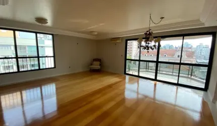 Apartamento de 4 dormitórios à venda no Centro