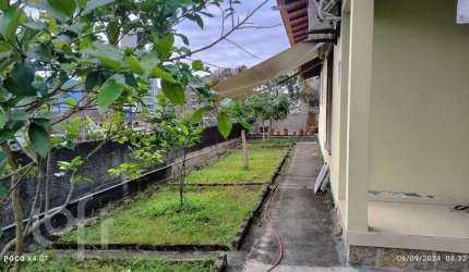 Casa à venda em Trindade com 120 m², 4 quartos, 1