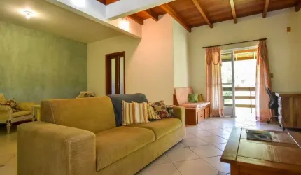 Casa em sítio de 3 dormitórios no Ribeirão da Ilha