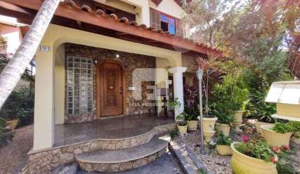 Casa de 5 dormitórios em Balneário do Estreito