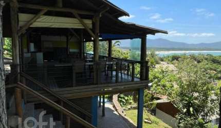 Casa à venda em Barra da Lagoa com 600 m², 11 quar