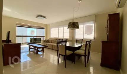 Apartamento à venda em Agronômica com 121 m², 3 qu