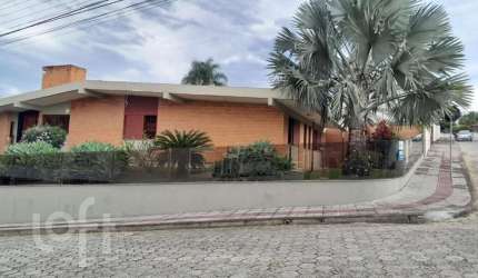 Casa à venda em Capoeiras com 319 m², 4 quartos, 1