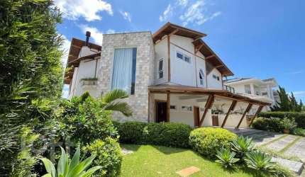 Casa à venda em Rio tavares central com 450 m², 4