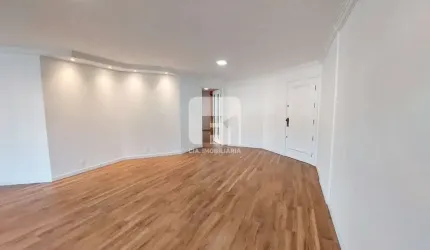 Apartamento de 3 suítes à venda no Centro