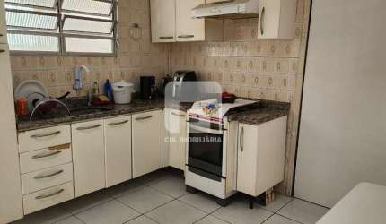 Casa de 4 dormitórios à venda na Agronômica