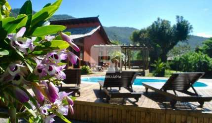 Casa de 7 dormitórios no Pântano do Sul