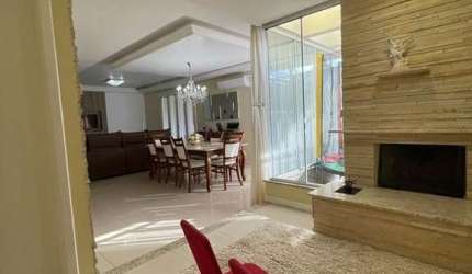 Apartamento à venda em Estreito com 245 m², 3 quar
