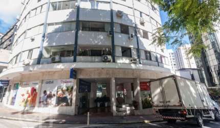 Apartamento à venda em Centro com 102 m², 3 quarto
