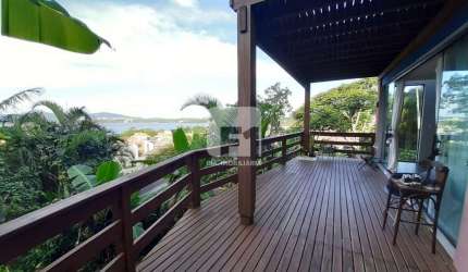 Casa de 4 dormitórois no Canto da Lagoa