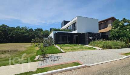 Casa à venda em Ribeirão da Ilha com 322 m², 4 qua