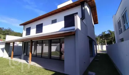 Casa à venda em Cachoeira do bom Jesus Leste com 2