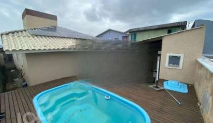 Casa à venda em Ressacada com 141 m², 3 quartos, 2