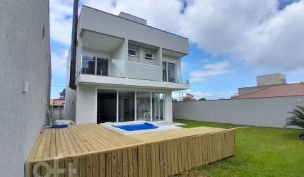 Casa à venda em Campeche Central com 210 m², 3 qua