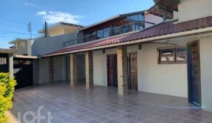 Casa à venda em Barra da Lagoa com 200 m², 5 quart